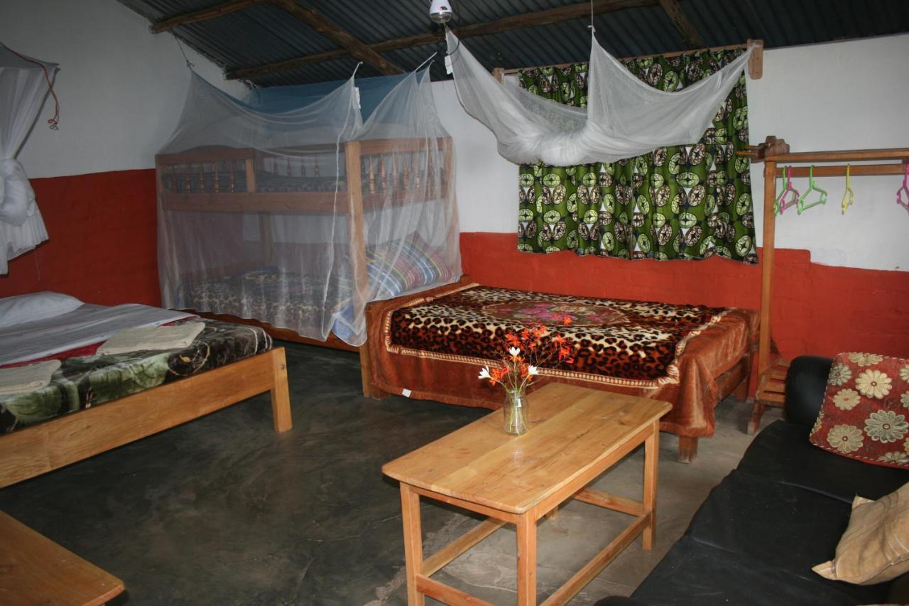Amasiko Homestay Lake Bunyonyi キバレ エクステリア 写真