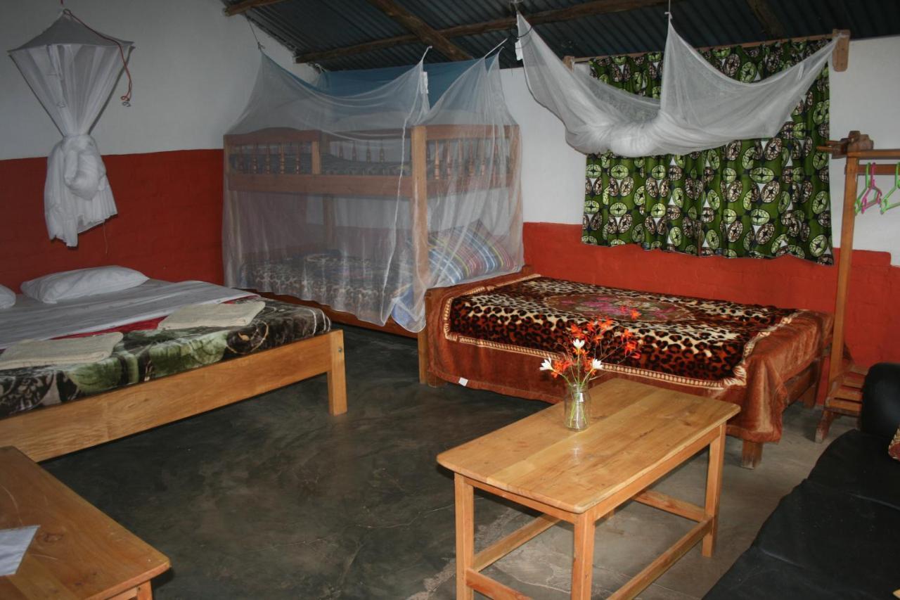 Amasiko Homestay Lake Bunyonyi キバレ エクステリア 写真