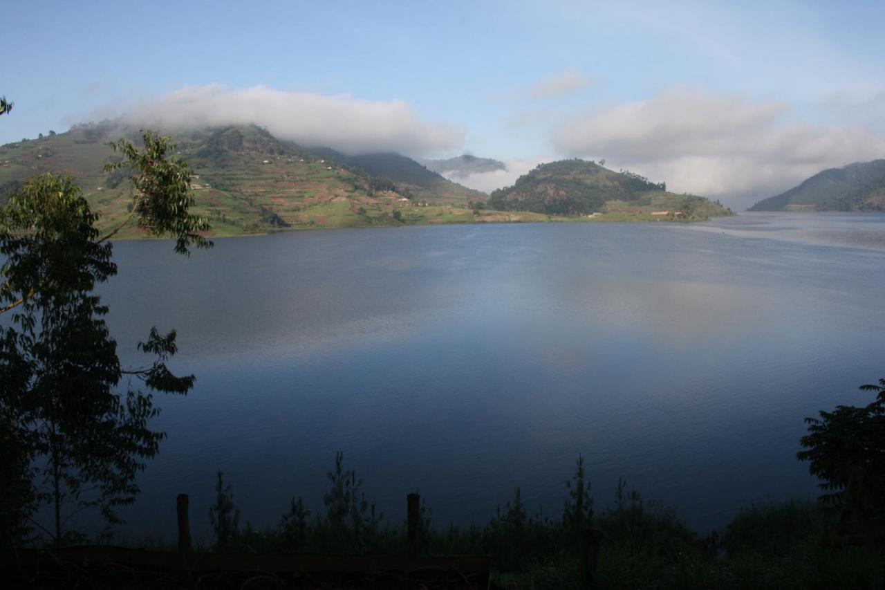 Amasiko Homestay Lake Bunyonyi キバレ エクステリア 写真