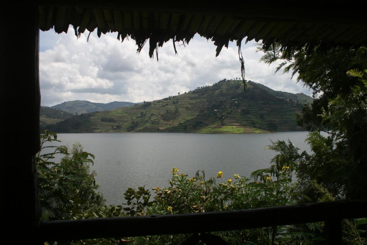 Amasiko Homestay Lake Bunyonyi キバレ エクステリア 写真