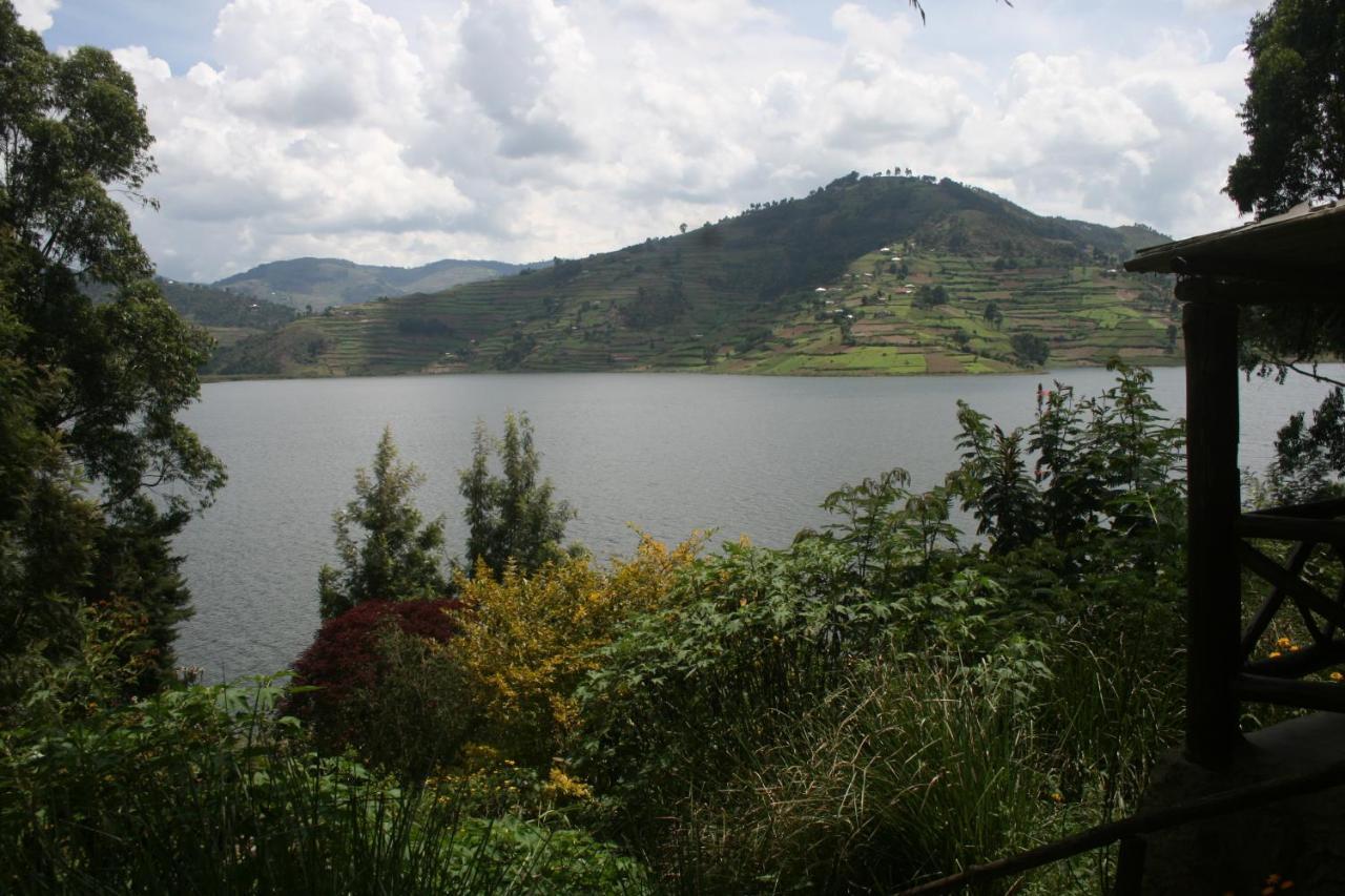 Amasiko Homestay Lake Bunyonyi キバレ エクステリア 写真