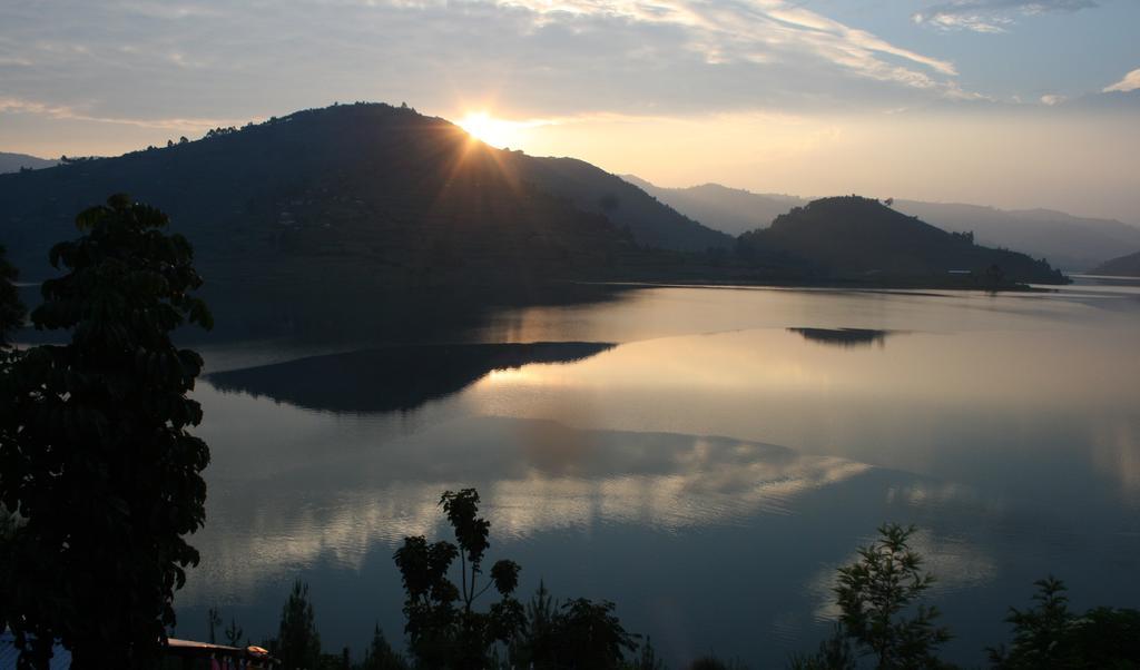 Amasiko Homestay Lake Bunyonyi キバレ エクステリア 写真