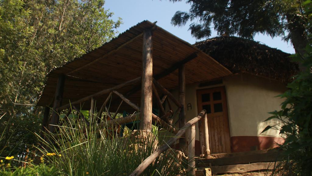 Amasiko Homestay Lake Bunyonyi キバレ エクステリア 写真