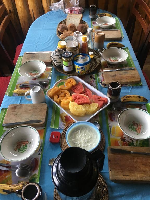 Amasiko Homestay Lake Bunyonyi キバレ エクステリア 写真