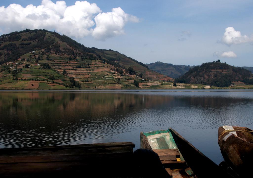 Amasiko Homestay Lake Bunyonyi キバレ エクステリア 写真